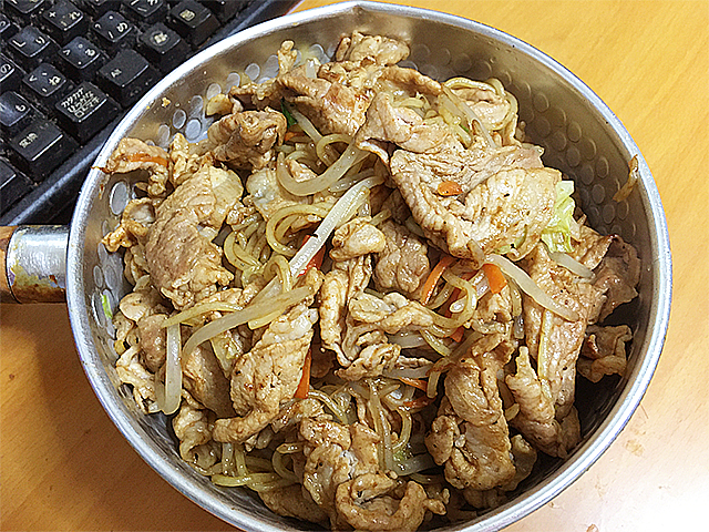 チンジャオロース風油そば